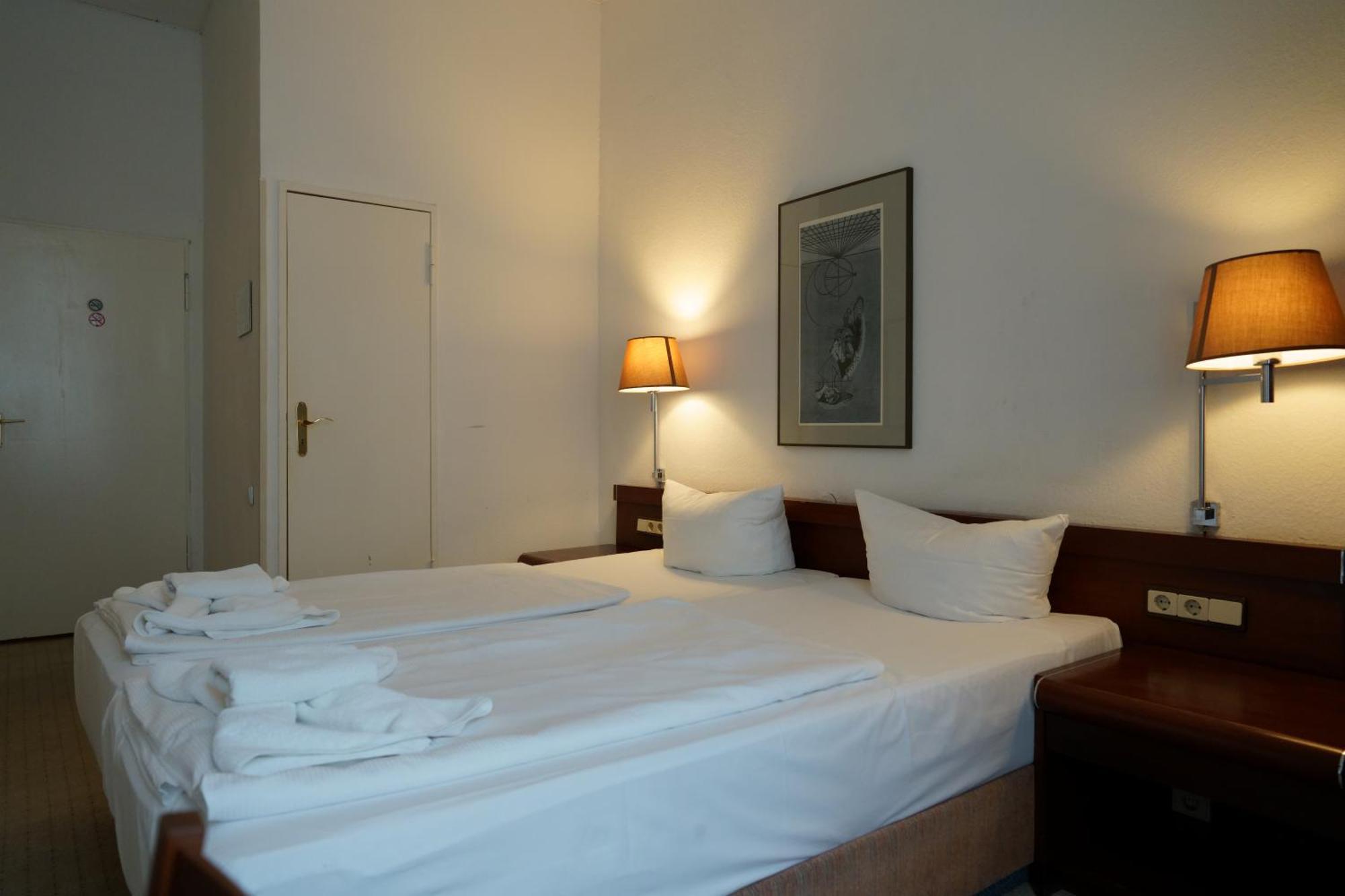 Hotel Pension Xantener Eck Berlin Kültér fotó