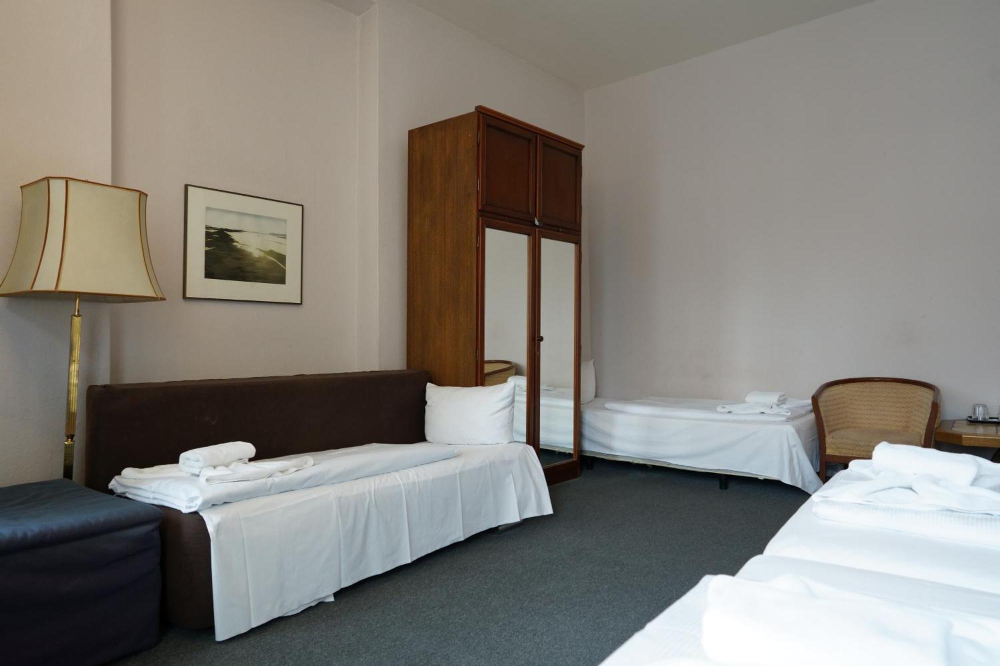 Hotel Pension Xantener Eck Berlin Kültér fotó