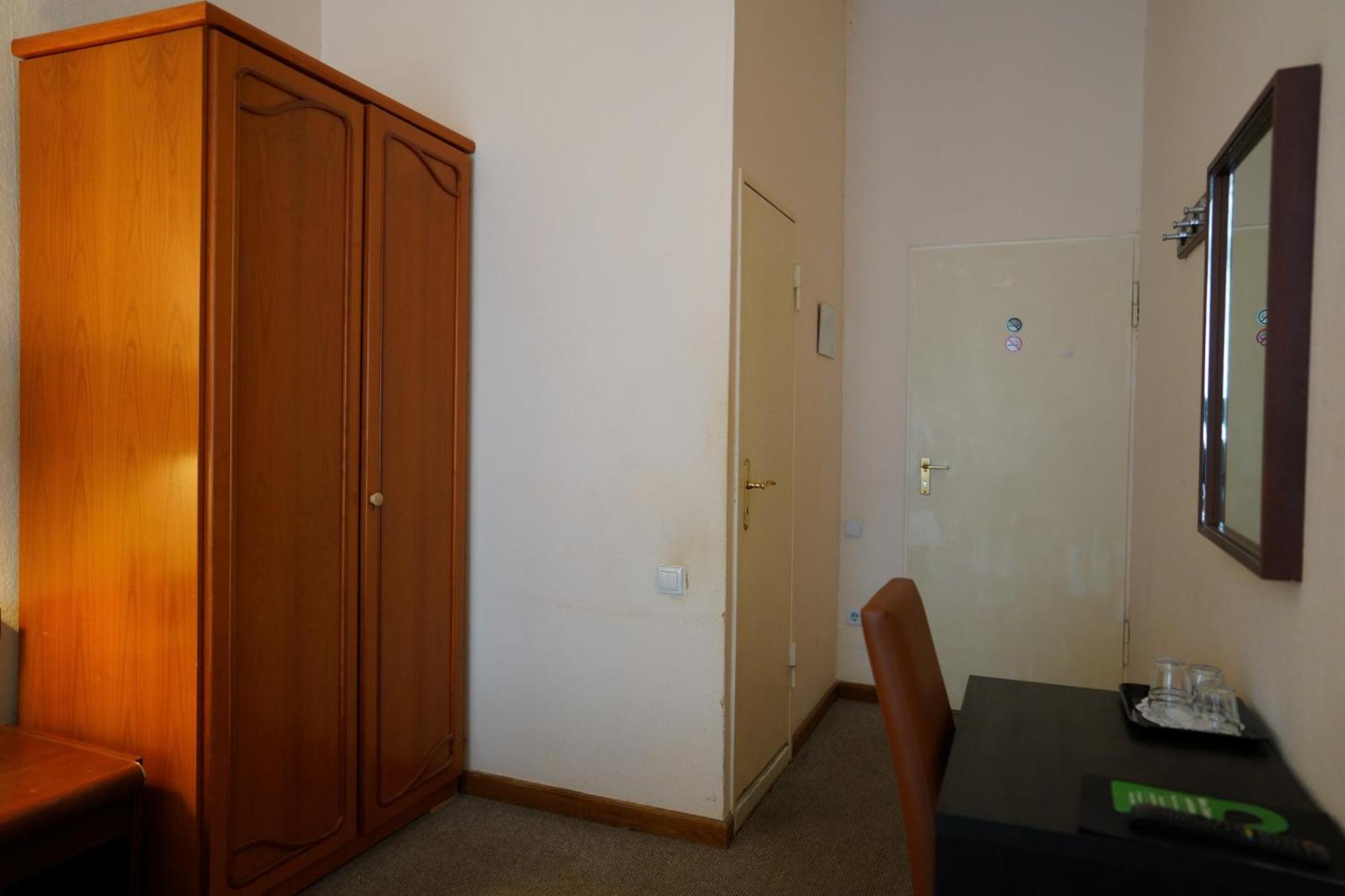 Hotel Pension Xantener Eck Berlin Kültér fotó
