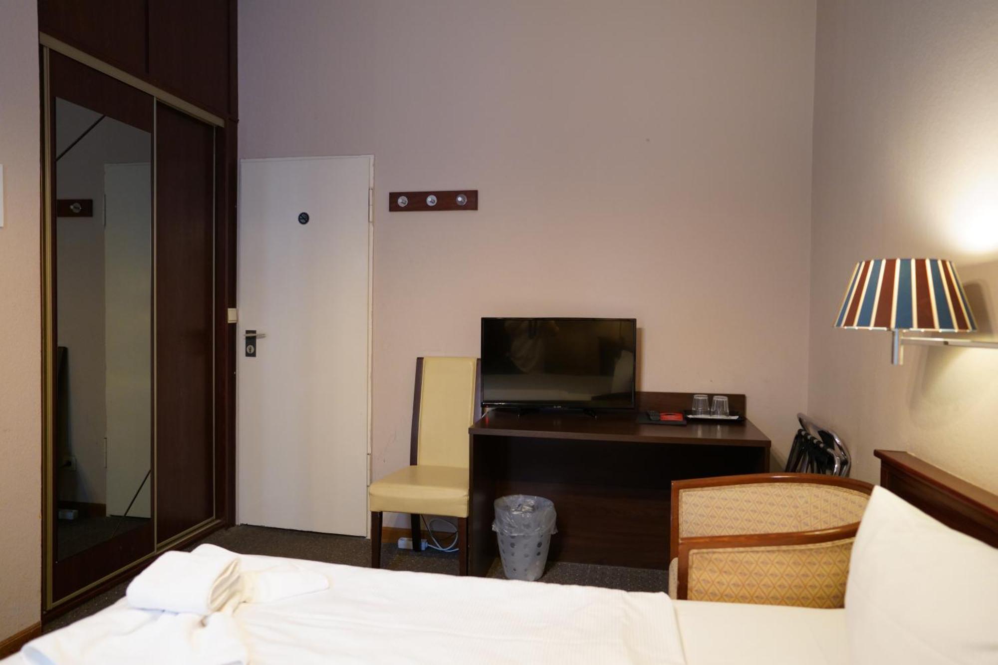 Hotel Pension Xantener Eck Berlin Kültér fotó