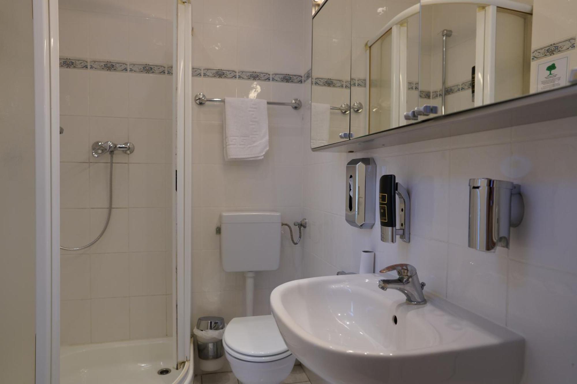 Hotel Pension Xantener Eck Berlin Kültér fotó