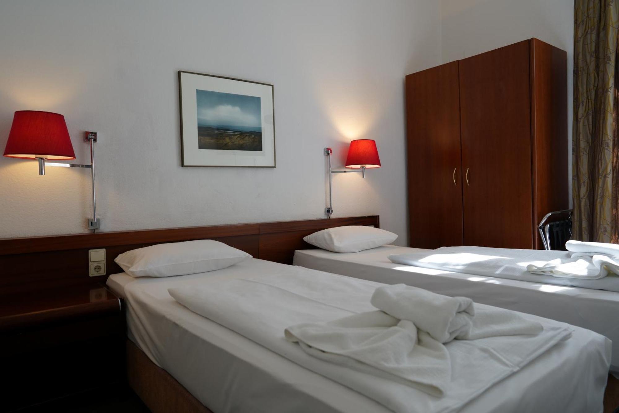 Hotel Pension Xantener Eck Berlin Kültér fotó